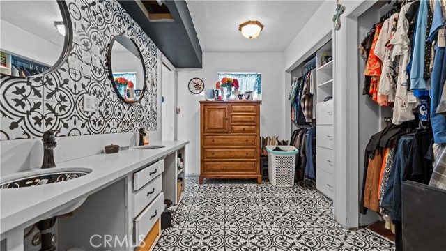 Image 18 of 41 For 7171 Font Avenue