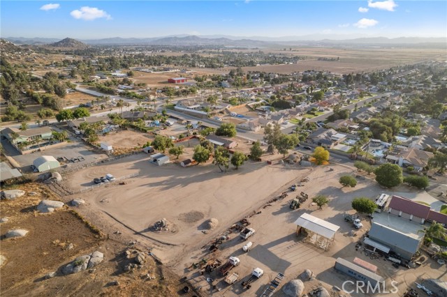 22910 Olivas Avenue, Nuevo CA: https://media.crmls.org/medias/68a202f9-1188-433a-8046-a255fc9242d7.jpg