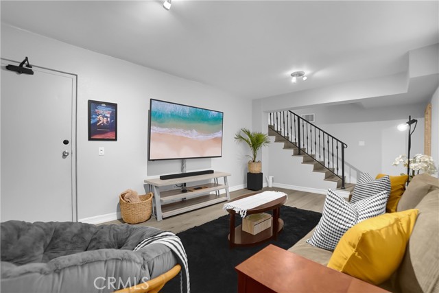 Detail Gallery Image 9 of 10 For 14634 Magnolia Bld #4,  Sherman Oaks,  CA 91403 - 2 Beds | 2/1 Baths