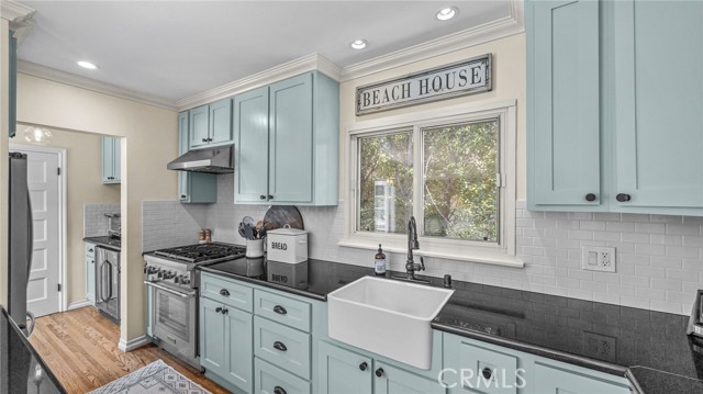 753 Loma Vista Street, El Segundo CA: https://media.crmls.org/medias/68a2c4ba-2897-4790-a328-386d15c46985.jpg