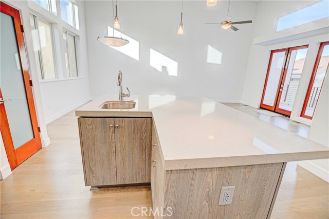 KITCHEN ISLAND