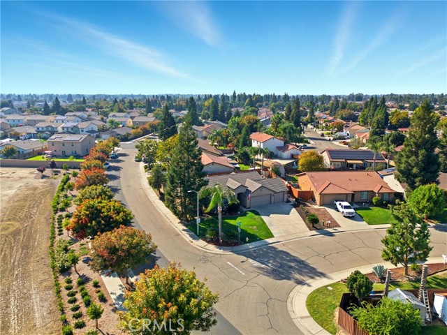 Detail Gallery Image 9 of 54 For 2431 S Cedar, Visalia,  CA 93292 - 3 Beds | 2 Baths