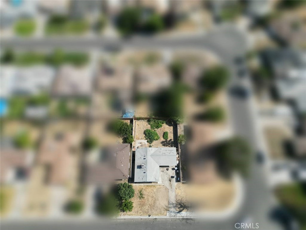https://media.crmls.org/medias/68a4ea6b-26e8-416b-bdff-4cb3b849b11a.jpg?preset=X-Large