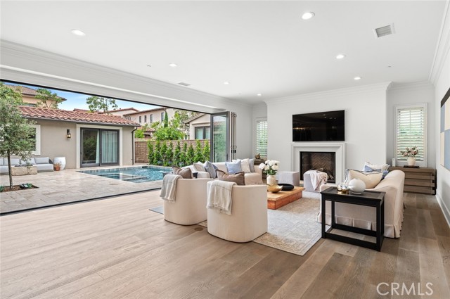 117 Andirons, Irvine CA: https://media.crmls.org/medias/68a5f4fc-147f-4b97-92e2-1251c365f1ca.jpg