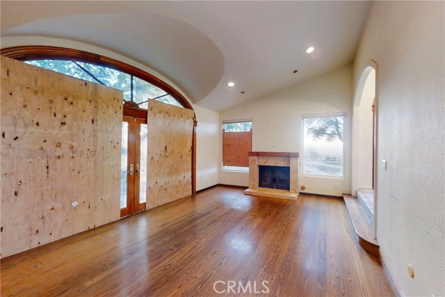 Detail Gallery Image 4 of 44 For 24114 Wildwood Canyon Rd, Newhall,  CA 91321 - 5 Beds | 4 Baths