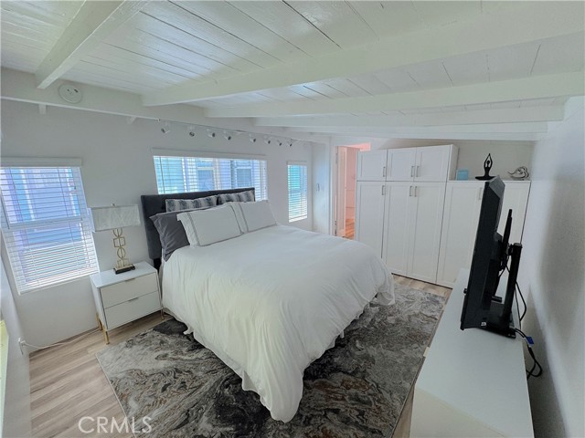 726 1/2 Esplanade, Redondo Beach CA: https://media.crmls.org/medias/68a74f3f-3f4d-4f21-b966-86bd52669ff2.jpg