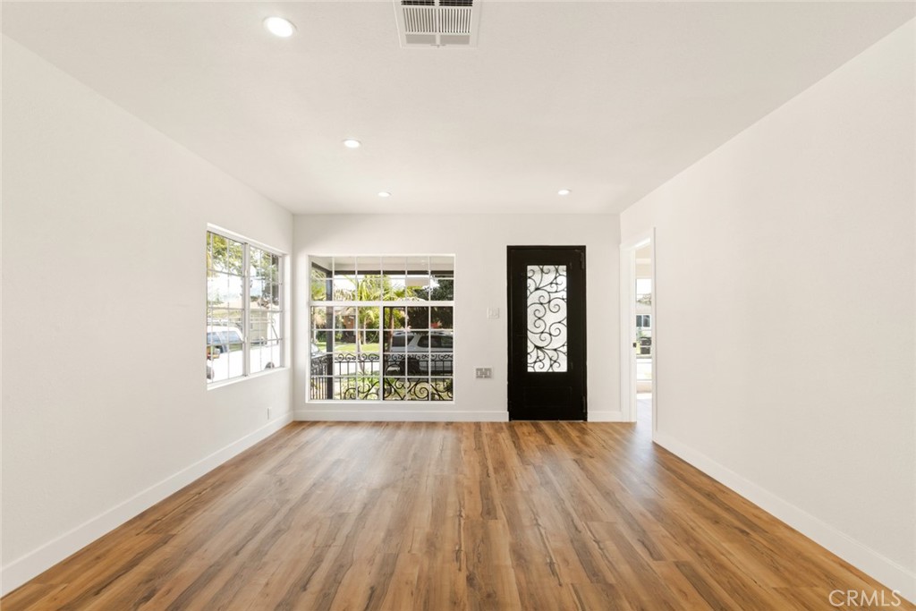 68A79F12 Fa24 4Ffd 98B6 F1C738467006 10227 Rosewood Avenue, South Gate, Ca 90280 &Lt;Span Style='BackgroundColor:transparent;Padding:0Px;'&Gt; &Lt;Small&Gt; &Lt;I&Gt; &Lt;/I&Gt; &Lt;/Small&Gt;&Lt;/Span&Gt;