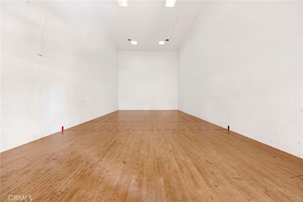 https://media.crmls.org/medias/68a8130b-6631-4778-9e23-677ef0f52019.jpg?preset=X-Large