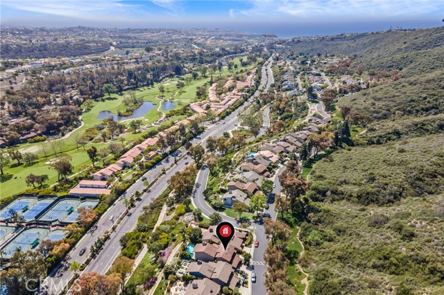 4 Woodhaven, Laguna Niguel CA: https://media.crmls.org/medias/68a932f3-7c7f-4b25-95a4-6a62c0e9b7ec.jpg