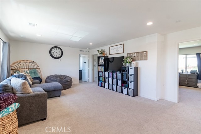 31058 Avenida Ramblas, Highland CA: https://media.crmls.org/medias/68a96ff8-daed-4688-aba7-a711a95ebe11.jpg