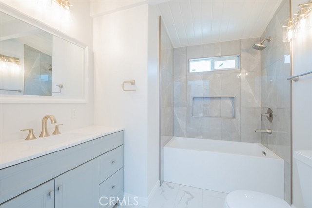 7865 Cantaloupe Avenue, Panorama City CA: https://media.crmls.org/medias/68aab02f-a22b-45ac-9945-cc82ca2740d6.jpg