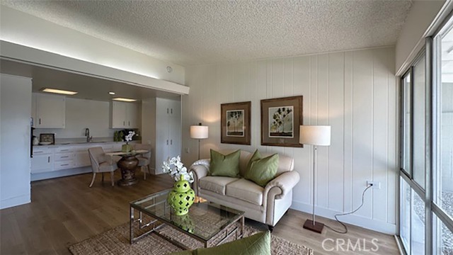 Detail Gallery Image 4 of 17 For 13902 Thunderbird 8j,  Seal Beach,  CA 90740 - 2 Beds | 1 Baths