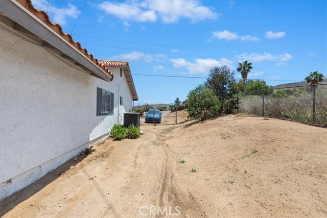 20061 Lounsberry Road, Perris CA: https://media.crmls.org/medias/68abdba8-bd62-48fa-9f4a-da88312529af.jpg