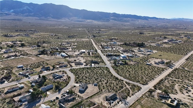 Detail Gallery Image 8 of 10 For 718 Clark Rd., Lucerne Valley,  CA 92356 - – Beds | – Baths