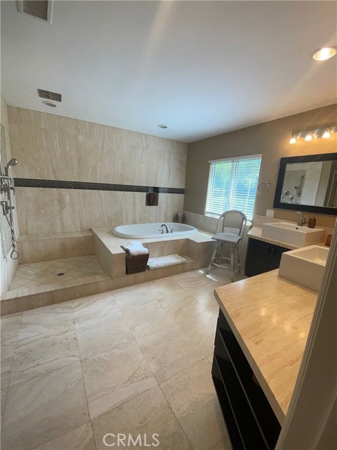 Detail Gallery Image 17 of 27 For 16772 Knollwood Dr, Granada Hills,  CA 91344 - 4 Beds | 4/1 Baths