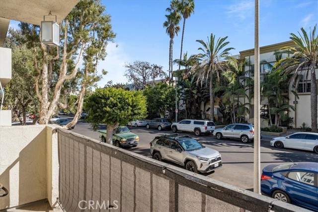 Detail Gallery Image 2 of 42 For 8163 Redlands #2,  Playa Del Rey,  CA 90293 - 1 Beds | 1 Baths
