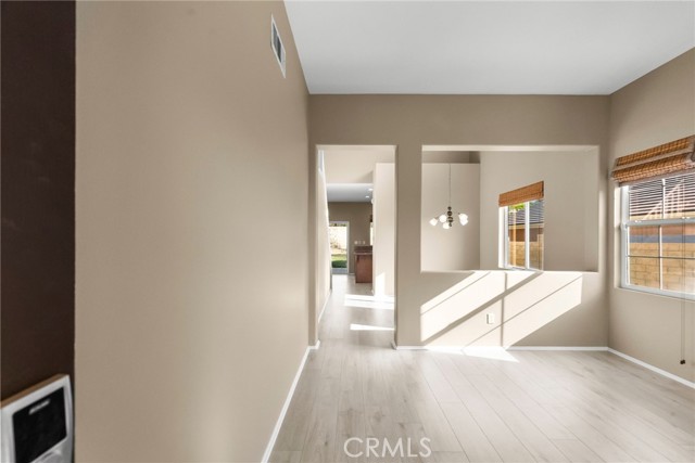 19316 Sidani Lane, Saugus CA: https://media.crmls.org/medias/68ad6bdd-8aae-4ae1-bea5-1210861f3fbd.jpg