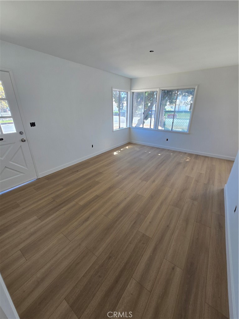 687 N Glassell