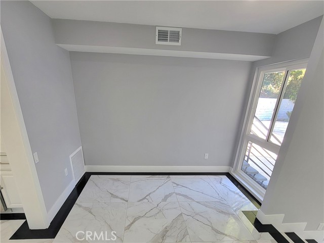 Detail Gallery Image 6 of 32 For 17148 Escalon Dr, Encino,  CA 91436 - 4 Beds | 2/1 Baths