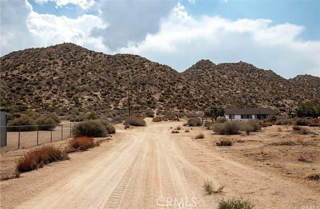 Detail Gallery Image 3 of 16 For 5545 Red Ryder, Pioneertown,  CA 92268 - – Beds | – Baths