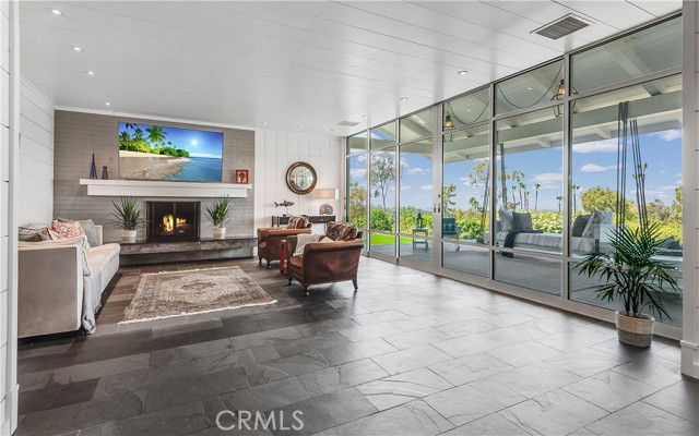 16 Roadrunner Road, Rolling Hills CA: https://media.crmls.org/medias/68aee0a4-18b5-41dd-8dd7-cb743cc659ed.jpg