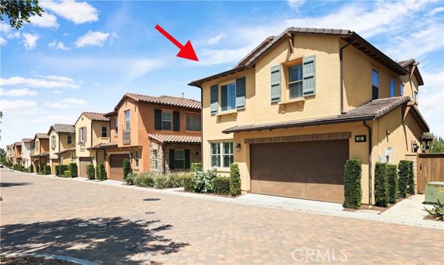 55 Fuchsia, Lake Forest CA: https://media.crmls.org/medias/68afdac4-e7aa-4bf8-a3b0-43a94a014121.jpg