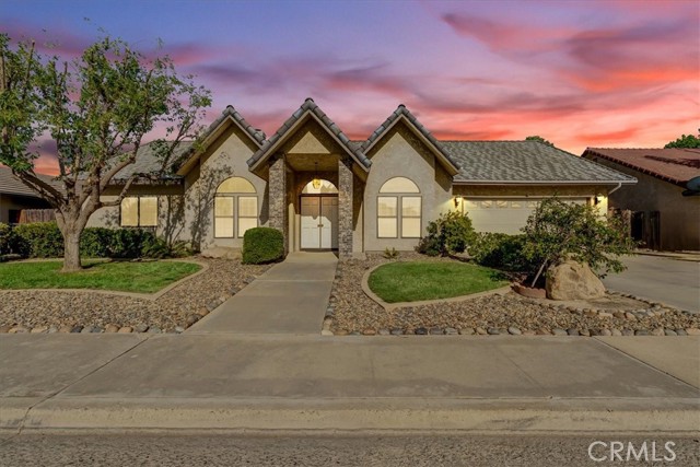 Detail Gallery Image 1 of 53 For 1219 University Ave, Hanford,  CA 93230 - 3 Beds | 2 Baths