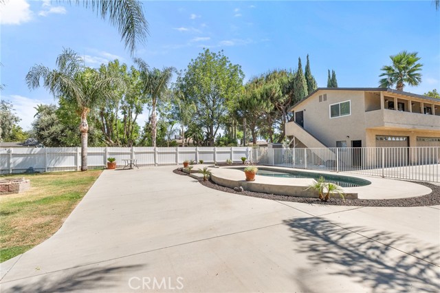 12596 Ross Avenue, Chino CA: https://media.crmls.org/medias/68b369c2-1278-4fff-bed1-7edb0e2d4943.jpg