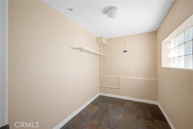 Detail Gallery Image 28 of 31 For 10118 Fernglen #1,  Tujunga,  CA 91042 - 3 Beds | 2/1 Baths