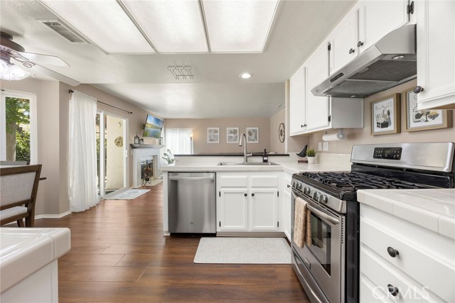 Detail Gallery Image 13 of 29 For 24498 Jacarte Dr, Murrieta,  CA 92562 - 4 Beds | 3 Baths
