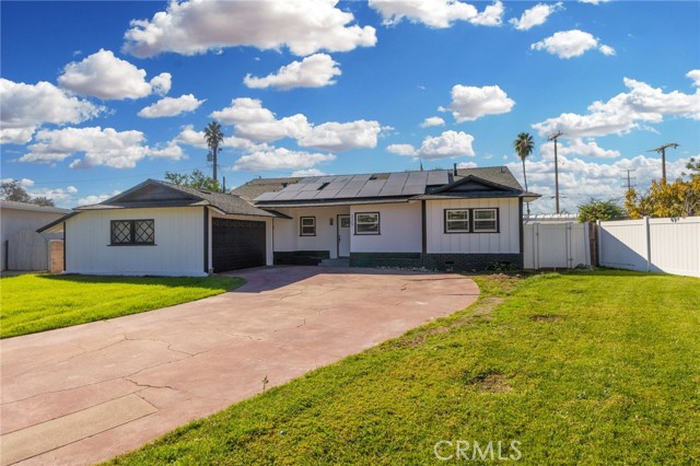 325 Echo Court, San Bernardino CA: https://media.crmls.org/medias/68b5c44e-16b0-426b-a3c4-120f9e9d410d.jpg