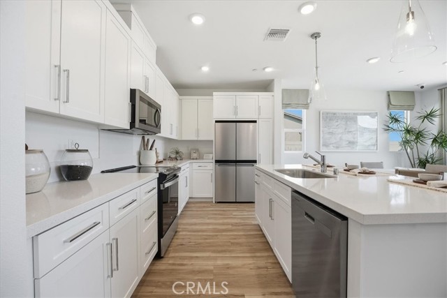 Detail Gallery Image 13 of 38 For 44246 Fleetwood Dr, Lancaster,  CA 93535 - 3 Beds | 2 Baths