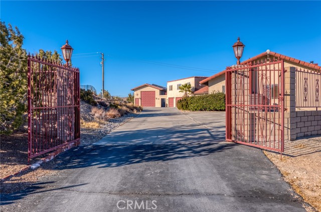 Detail Gallery Image 10 of 63 For 56630 Bear Ct, Yucca Valley,  CA 92284 - 6 Beds | 4 Baths
