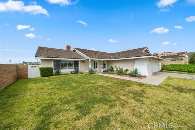 935 Tiller Way, Corona del Mar CA: https://media.crmls.org/medias/68b762fb-d561-46e5-81f4-c06c4eee9d00.jpg