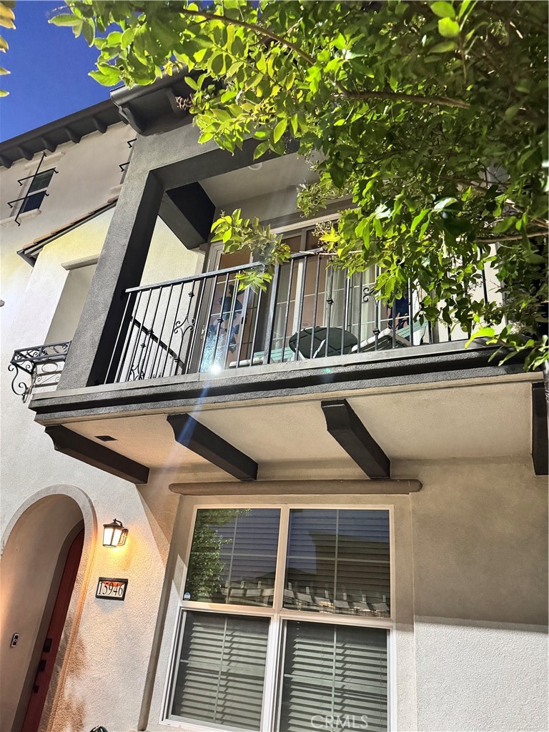 15946 Ellington