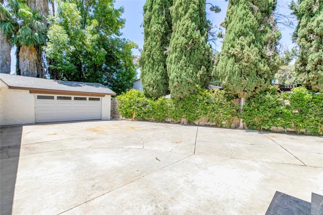 17800 Raymer Street, Sherwood Forest CA: https://media.crmls.org/medias/68b793cc-a83e-41d6-8731-bccc3132a71e.jpg