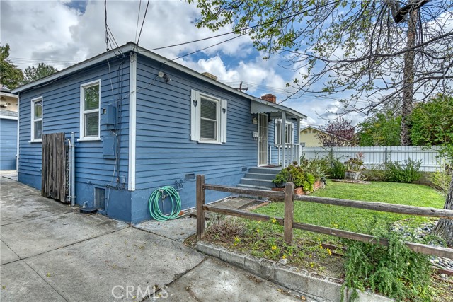 3611 Fourth Avenue, Glendale CA: https://media.crmls.org/medias/68b7f0a4-05d0-4ed5-8e81-40f631aa01ef.jpg