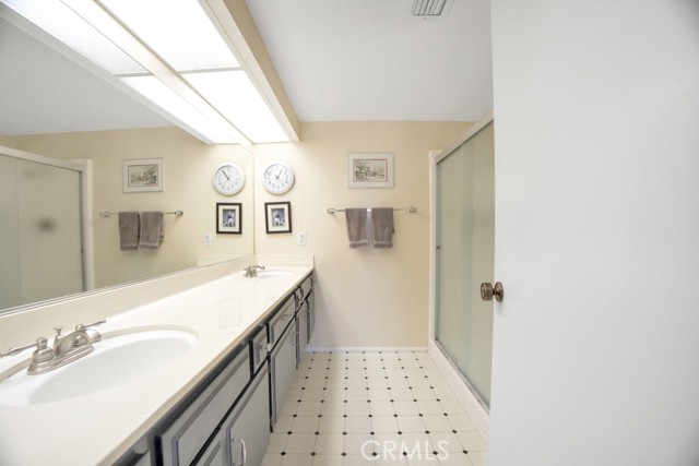 Detail Gallery Image 24 of 34 For 19431 Sherman Way #10,  Reseda,  CA 91335 - 2 Beds | 2/1 Baths