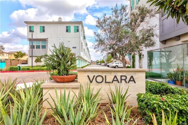 121 E Knox Drive, La Habra CA: https://media.crmls.org/medias/68b8a699-9546-4b53-ad55-680cff0a3ce0.jpg