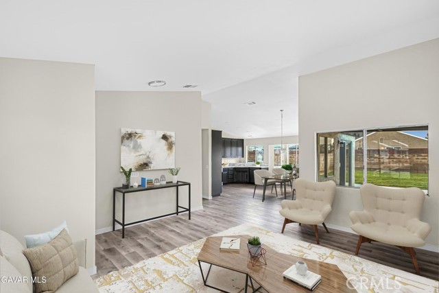 Detail Gallery Image 4 of 41 For 3538 Apollo, Palmdale,  CA 93550 - 4 Beds | 2 Baths