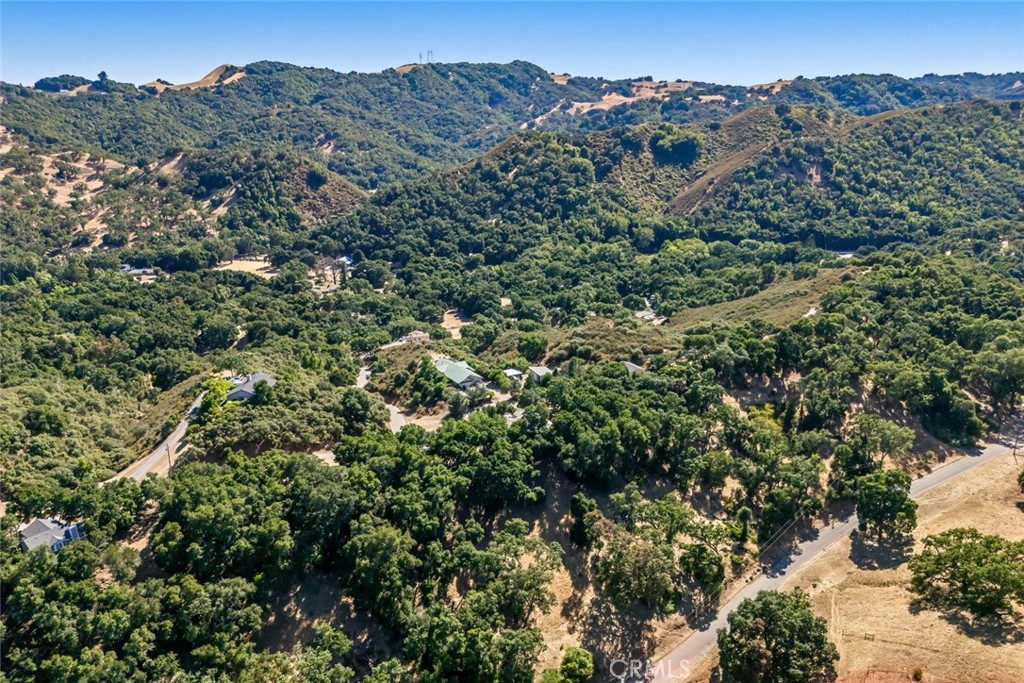 https://media.crmls.org/medias/68b993d9-63c5-48cb-ad6d-2cc342a92fc7.jpg?preset=X-Large