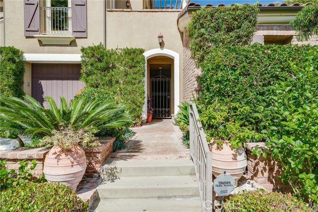 Detail Gallery Image 2 of 33 For 37 Triple Leaf, Irvine,  CA 92620 - 5 Beds | 4/1 Baths