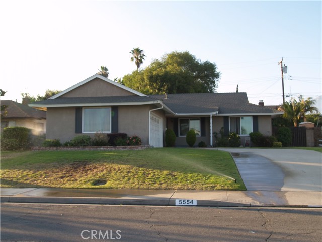 5554 La Deney E Street, Montclair CA: https://media.crmls.org/medias/68bad5cf-7d03-464a-806f-63fcebda9161.jpg