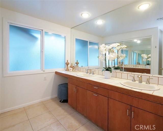 Ensuite Main Bathroom