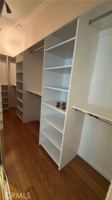 Detail Gallery Image 17 of 38 For 5200 Valley Circle Bld, Woodland Hills,  CA 91367 - 3 Beds | 3 Baths