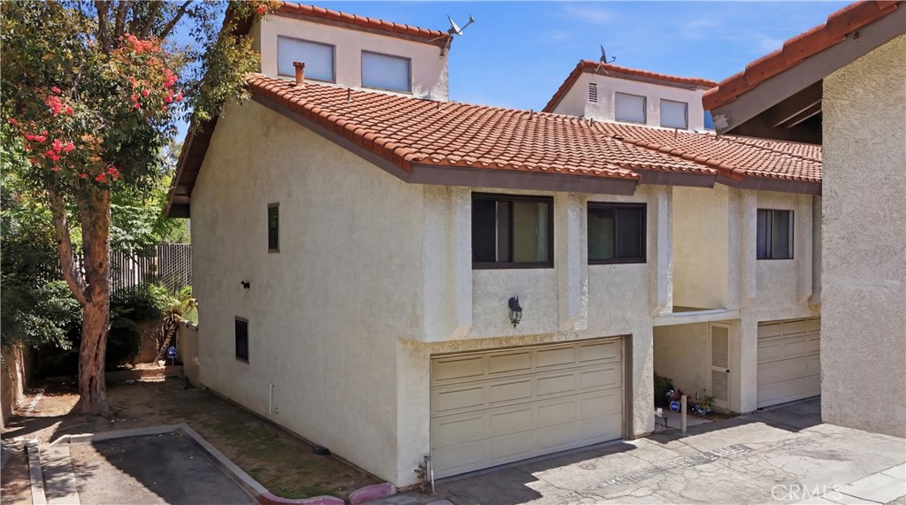5577 Pioneer Boulevard #9