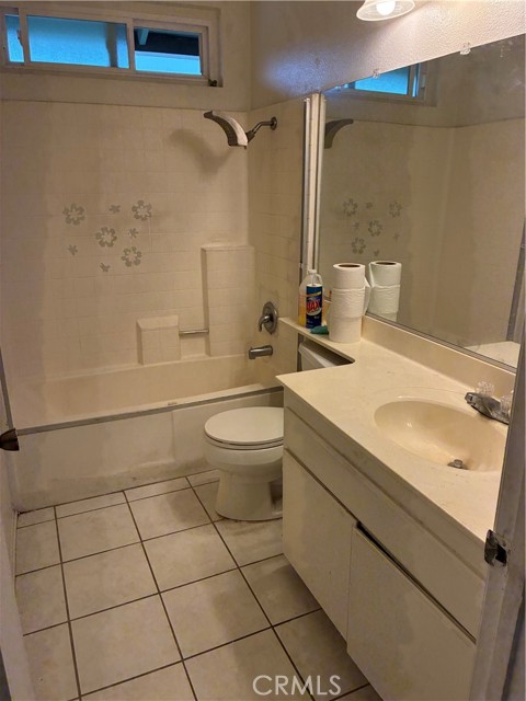 1144 N Glenwood Ave, Rialto CA: https://media.crmls.org/medias/68bb57a4-8125-438b-b9c4-92c7353b0512.jpg