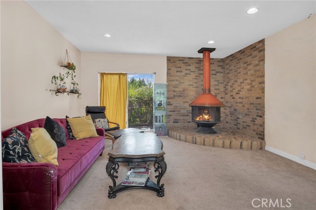 Detail Gallery Image 7 of 41 For 829 Cooper Ave, Los Angeles,  CA 90042 - 6 Beds | 3 Baths