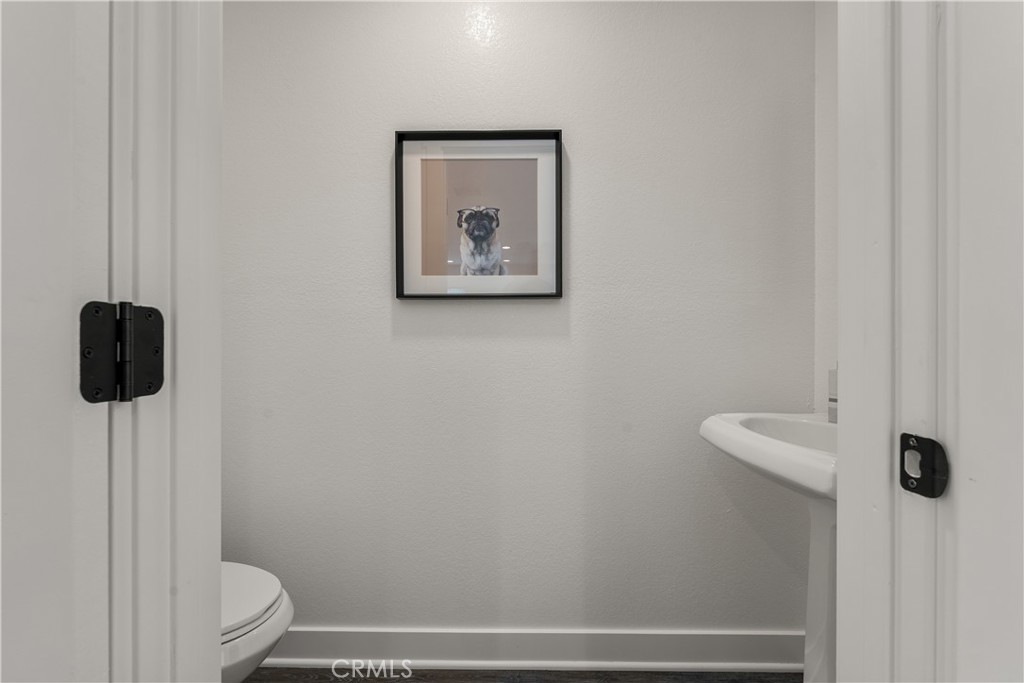 https://media.crmls.org/medias/68bc5975-dd4a-41a4-8487-d8c70ebeb107.jpg?preset=X-Large