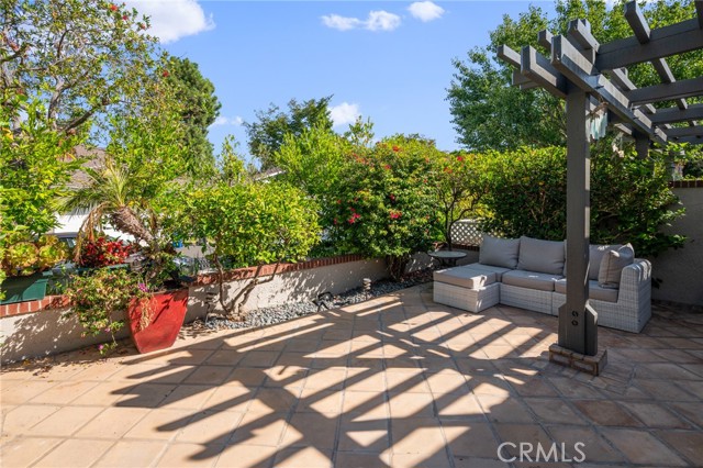 Detail Gallery Image 19 of 50 For 23 Santa Rosa Ct, Manhattan Beach,  CA 90266 - 3 Beds | 2/1 Baths
